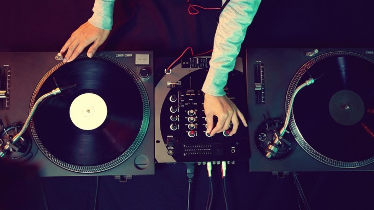 DJ-turntable-music-730x410