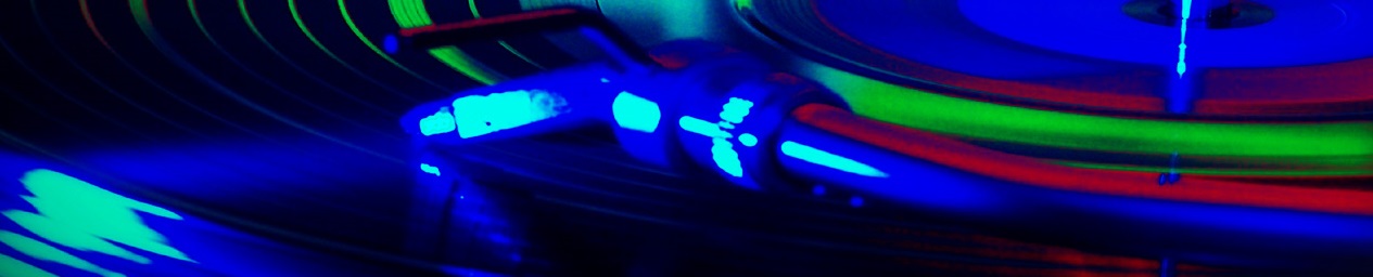 blur-music-audio-turntable-close-up-web-Edited1